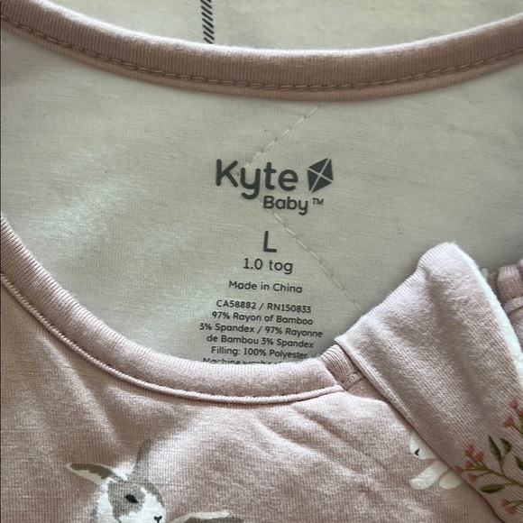 Kyte BABY Blush Rabbit Sleep Sack with Bunny and Carrot Design pink - Picture 4 of 8